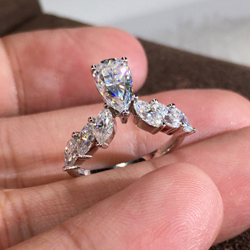 Exquisite Pear-shaped Drop-shaped Zircon Ring Women